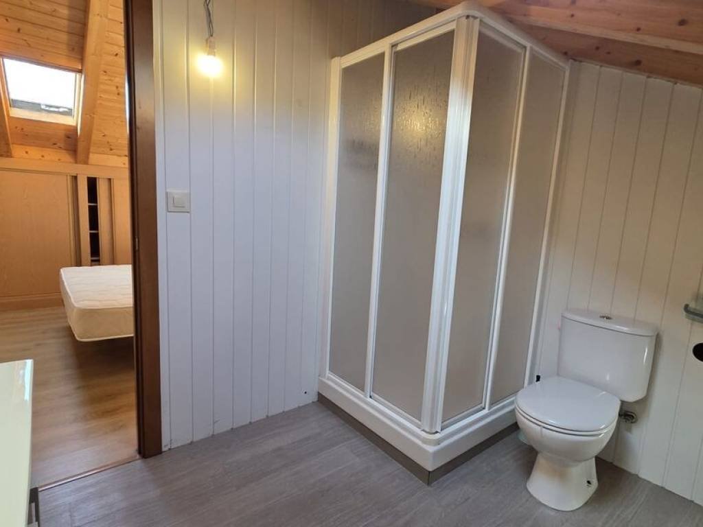 Casa de 180 m² en Teo
