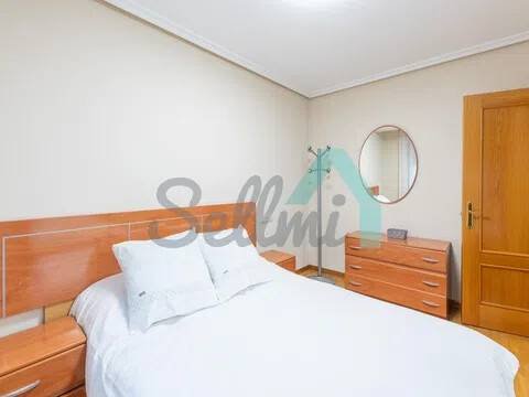 Piso de 48 m² en Oviedo