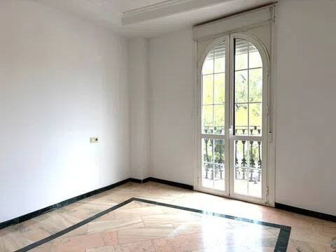 Piso de 80 m² en Tomares