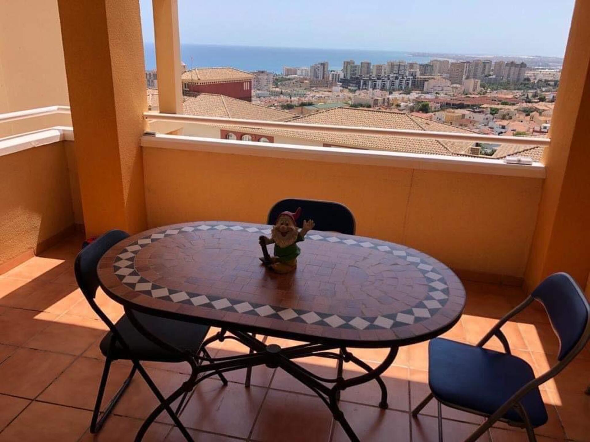Piso de 98 m² en Roquetas de Mar