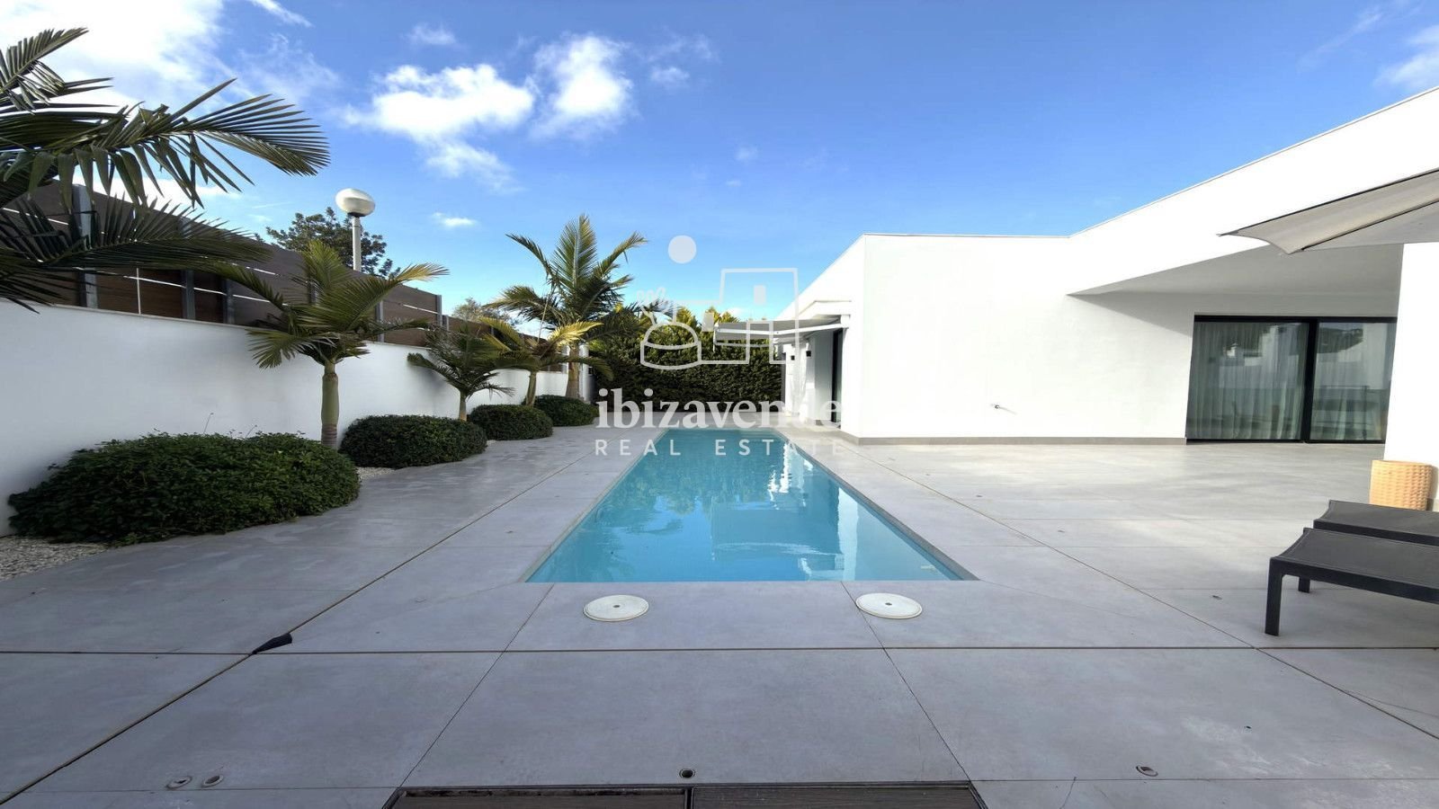 Дом 595 м² в Santa Eulària des Riu