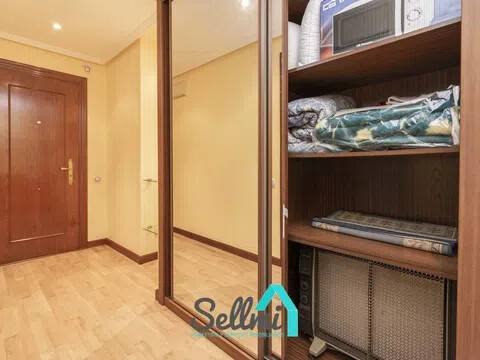 Piso de 65 m² en Oviedo