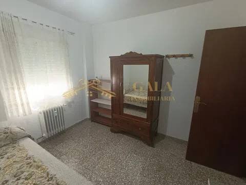 Piso de 90 m² en Cáceres