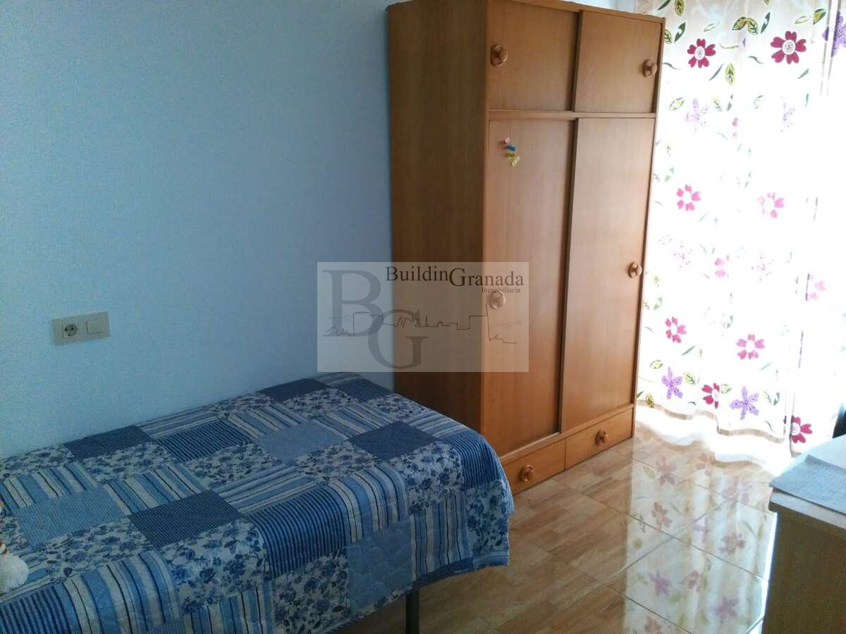 Piso de 90 m² en Granada