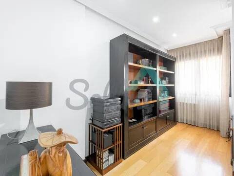 Pis de 92 m² a Oviedo