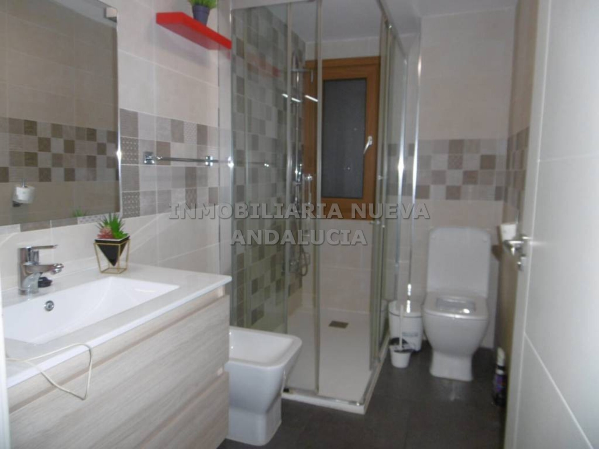 Piso de 90 m² en Almería