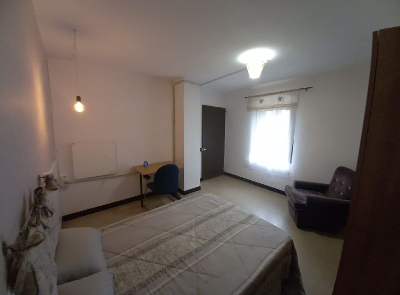 Habitación 180 m², Anglès