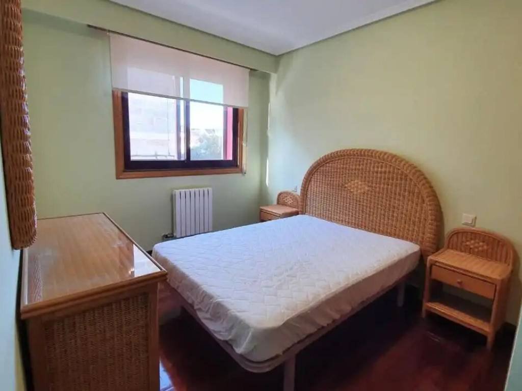 Piso de 80 m² en Ourense