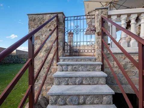 Casa de 169 m² en Gemuño