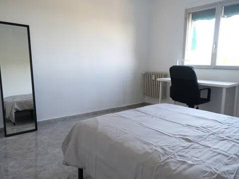 Habitación 140 m², Lérida