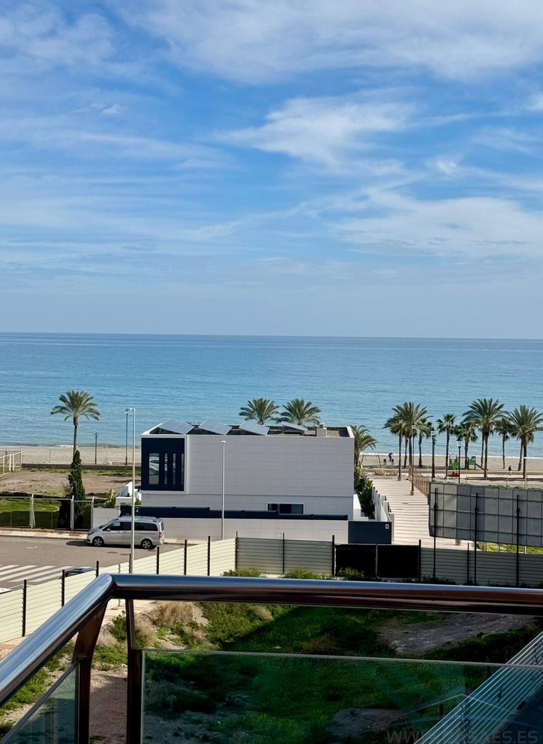 Flat 80 m² in Roquetas de Mar
