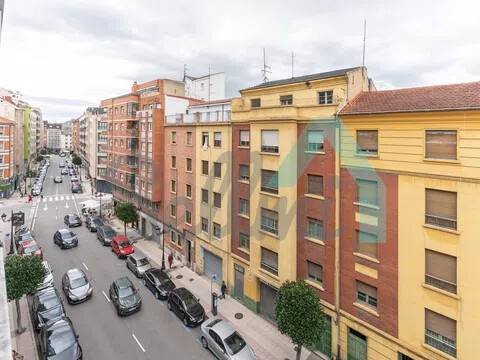 Pis de 50 m² a Oviedo