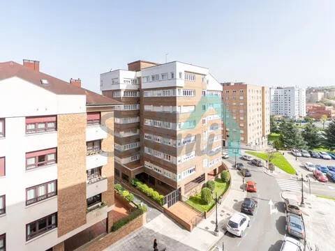 Piso de 92 m² en Oviedo