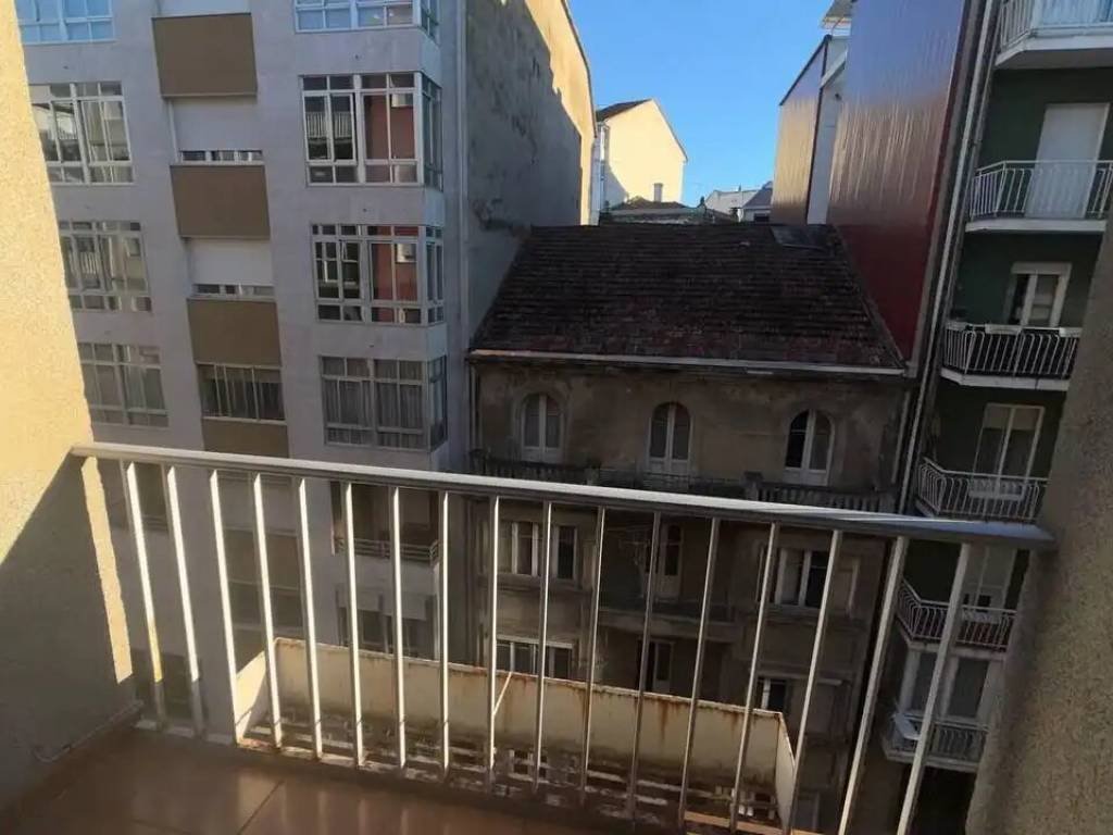 Piso de 95 m² en Ourense