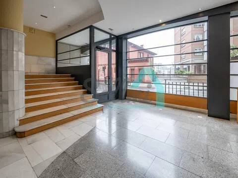 Piso de 83 m² en Oviedo