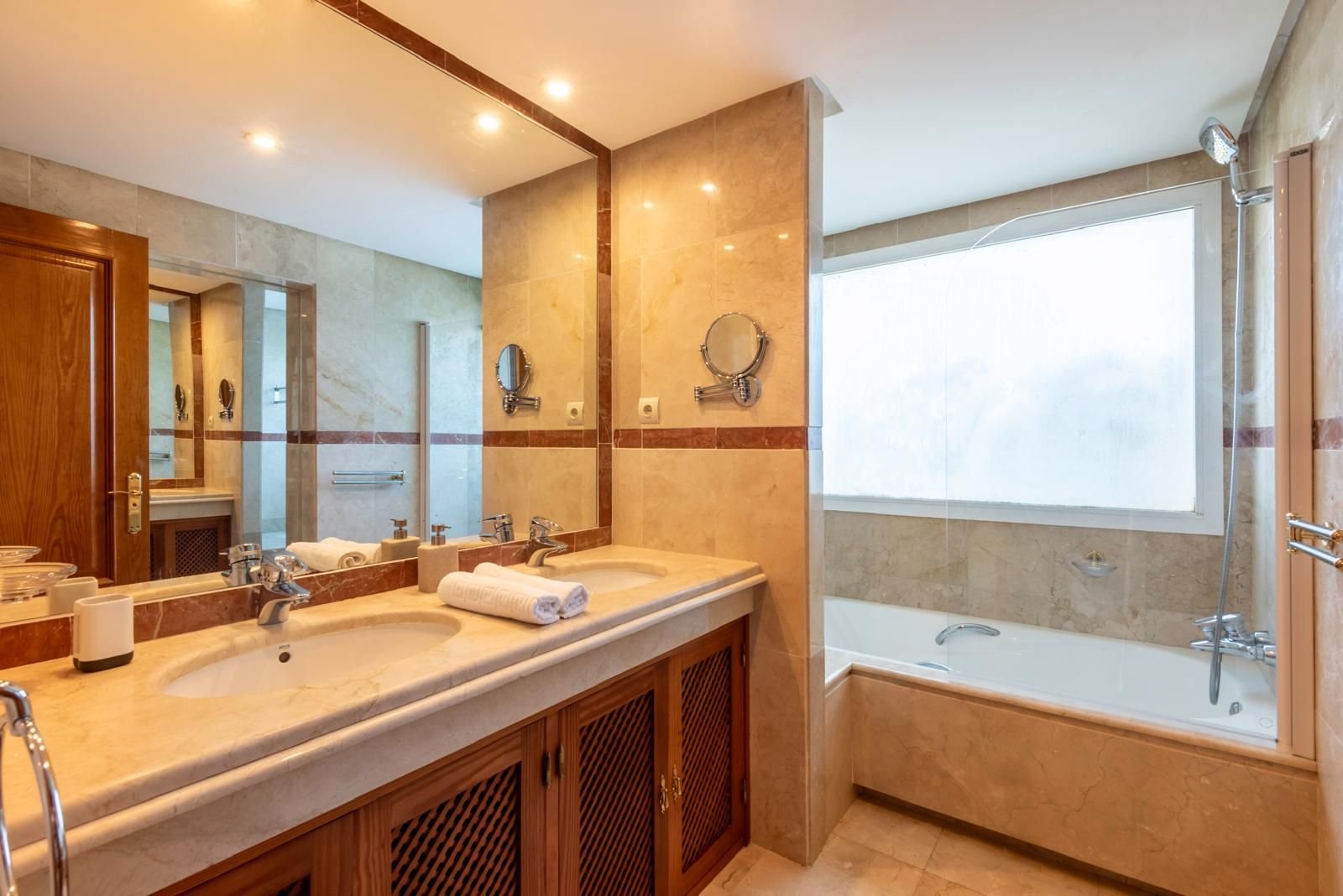 Pis de 242 m² a Estepona