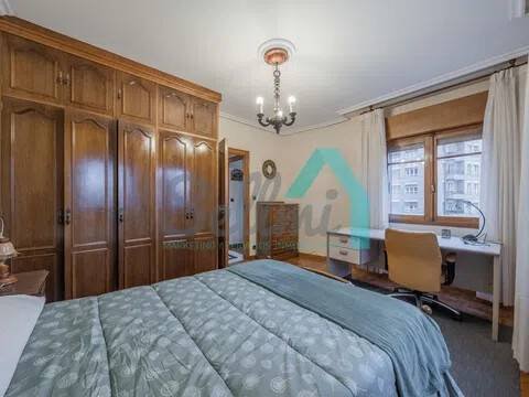 Wohnung 101 m² in Oviedo