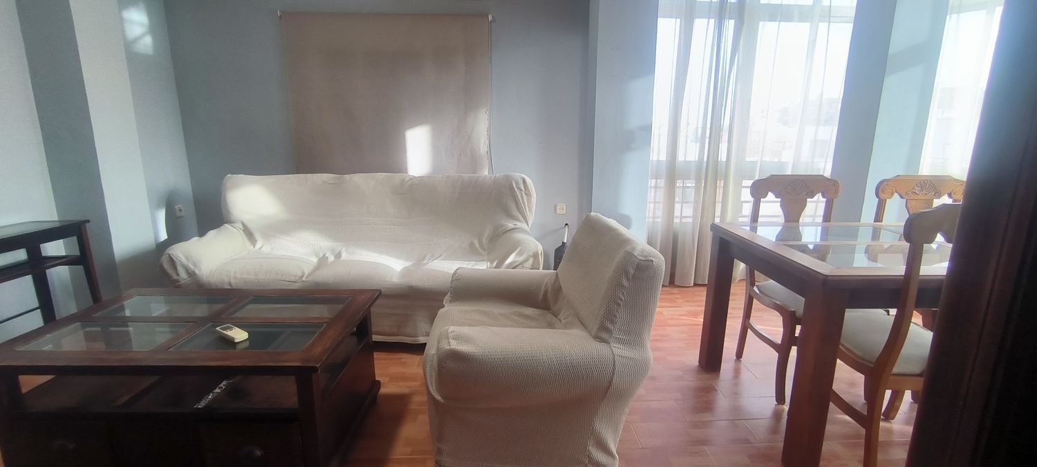 Piso de 75 m² en Almería