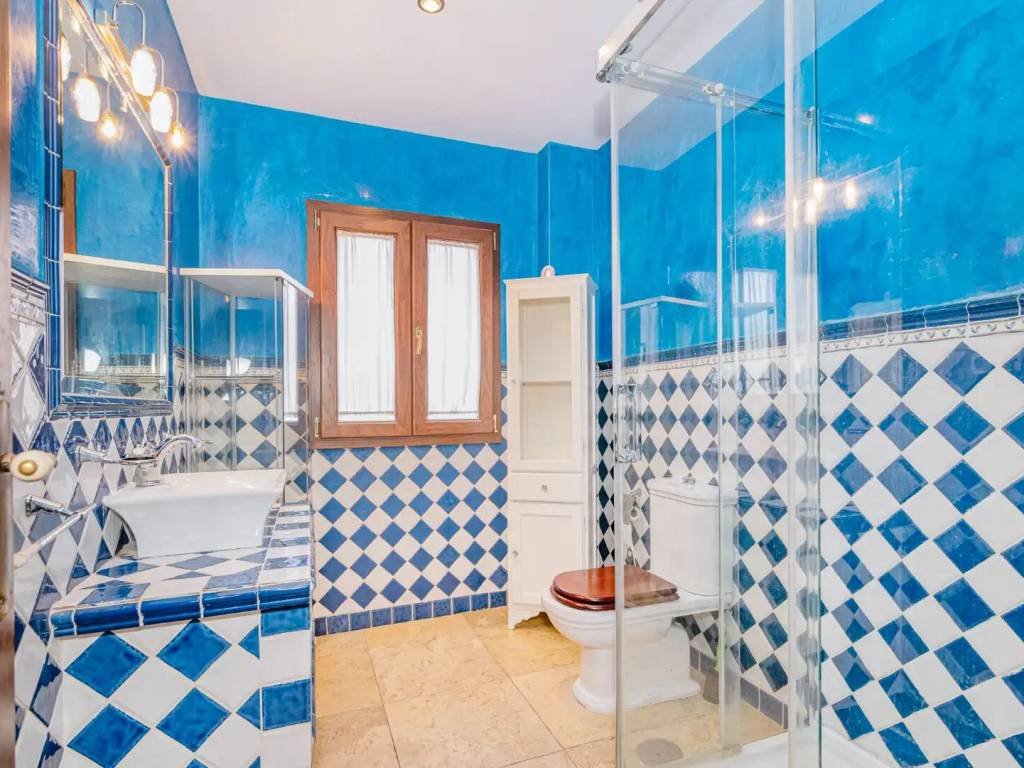 Casa de 350 m² en Las Gabias