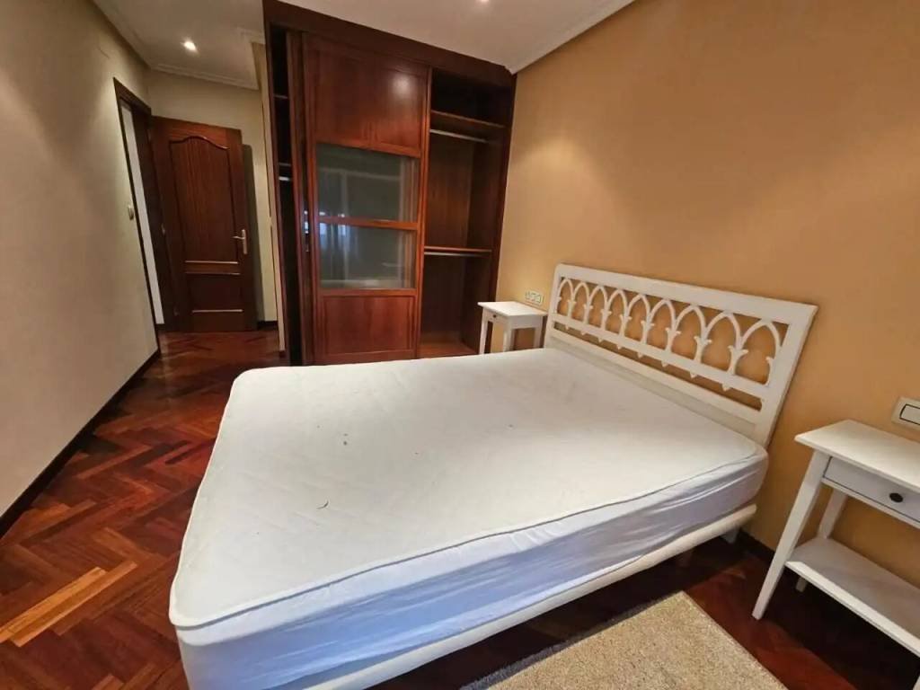 Pis de 100 m² a Ourense