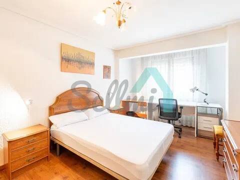 Pis de 127 m² a Oviedo