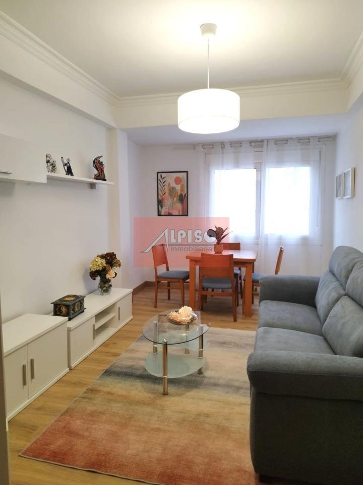 Piso de 85 m² en Ourense
