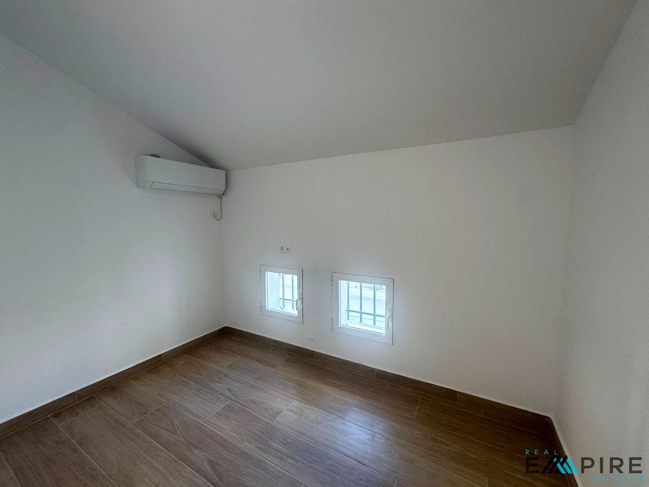 Habitació de lloguer, Parla