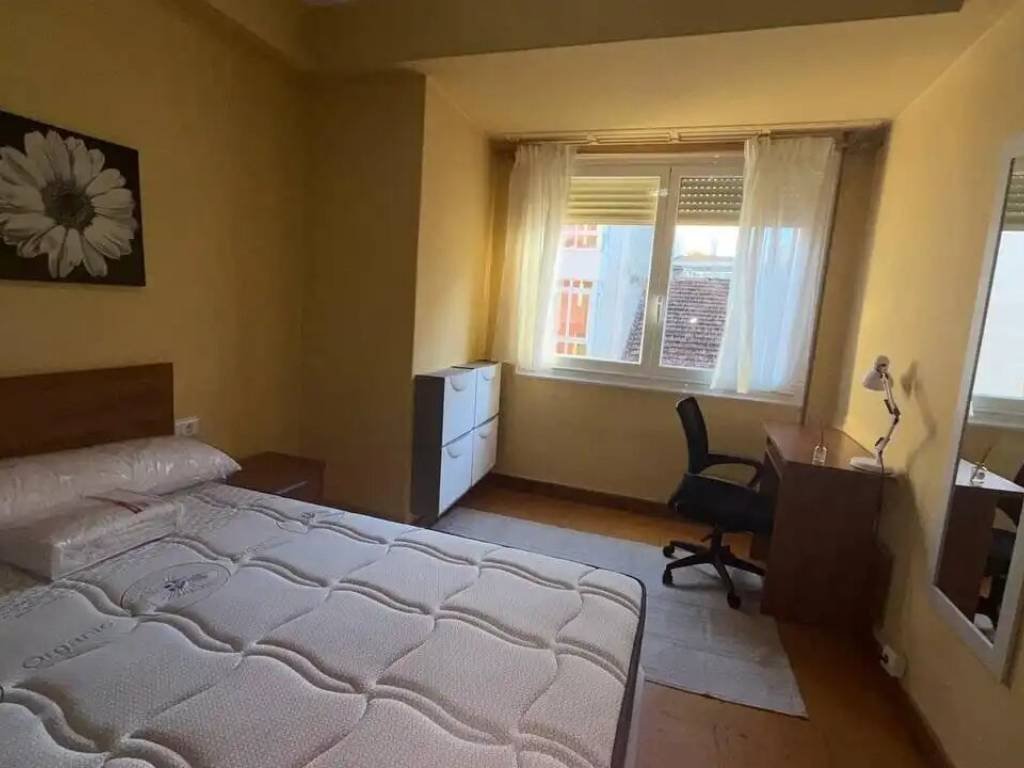 Piso de 95 m² en Ourense