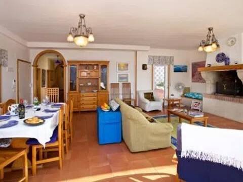 Casa de 300 m² en Redondela