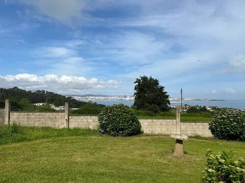 Casa de 85 m² en Oleiros