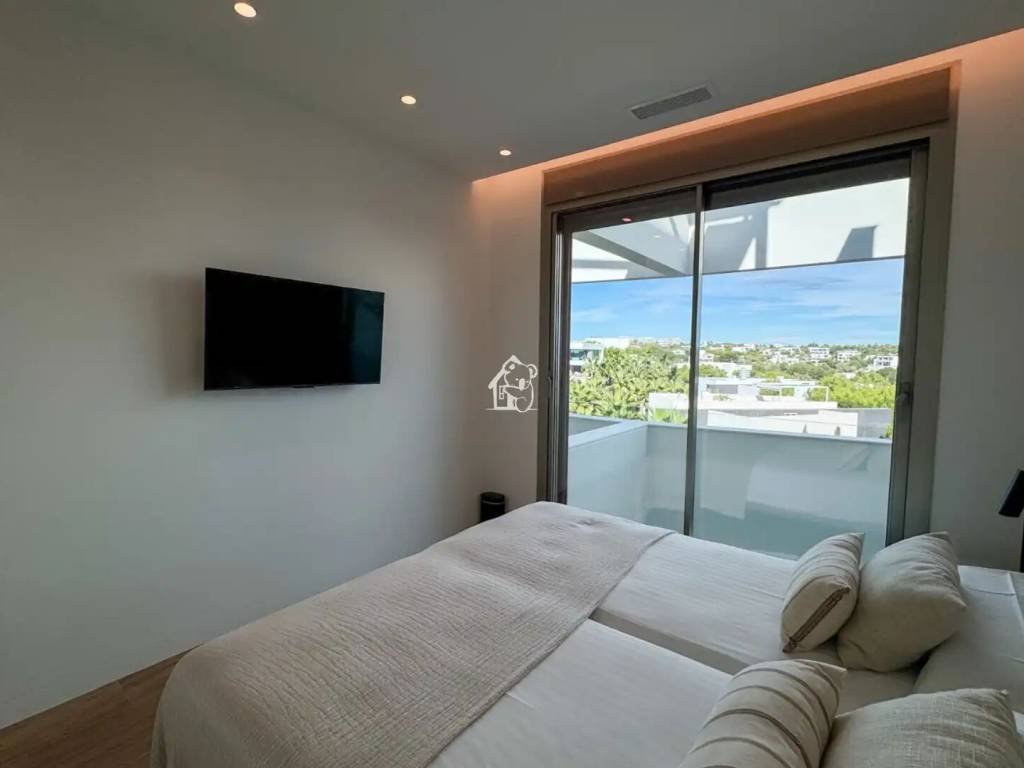Pis de 360 m² a Oriola