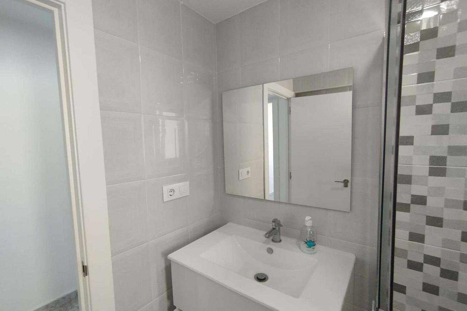 Zimmer 100 m², Valencia