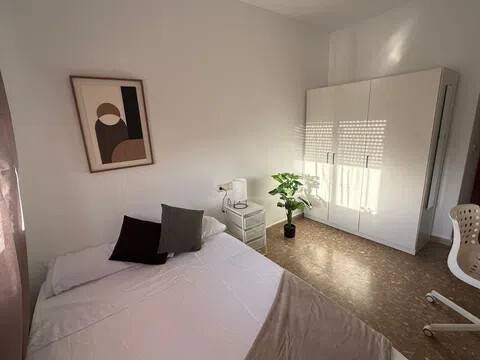 Habitación 100 m², Almería