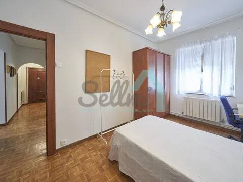 Piso de 80 m² en Oviedo
