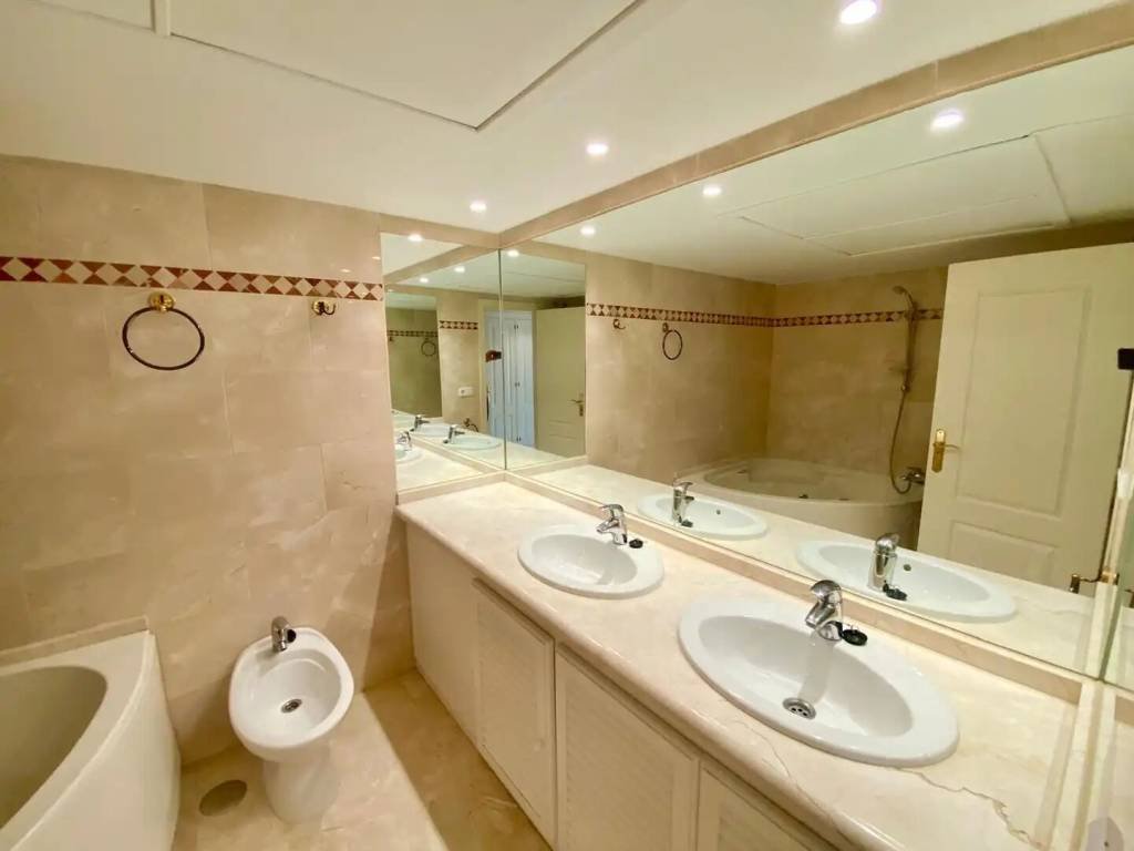 Piso de 140 m² en Marbella