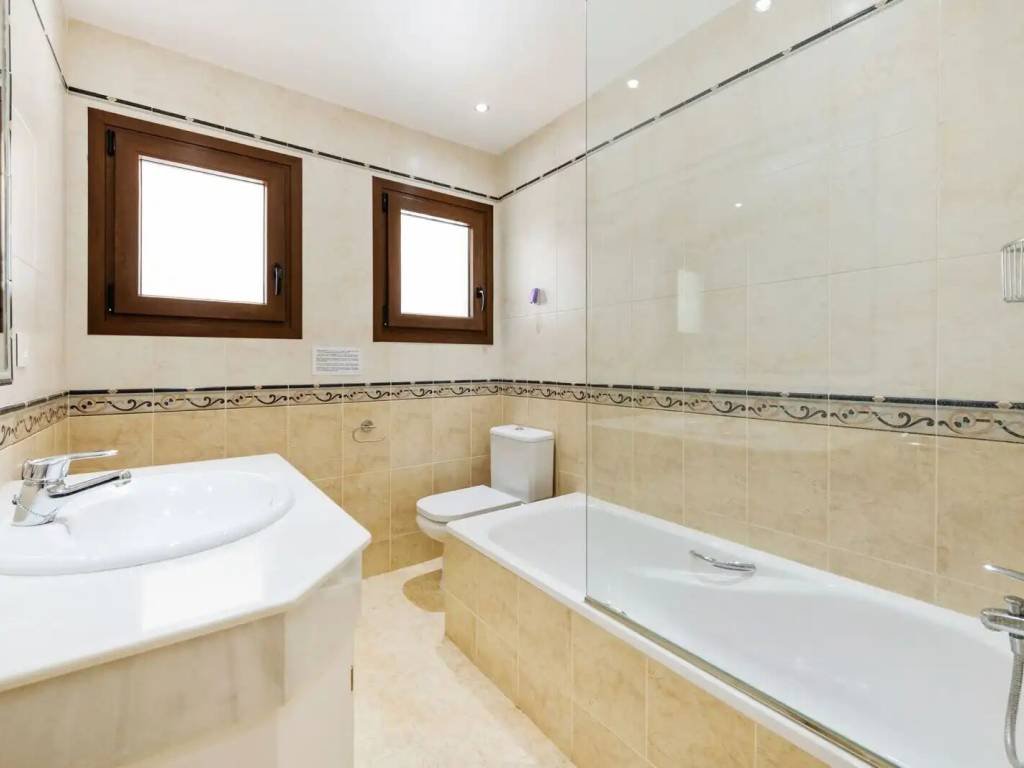 Casa de 337 m² a Estepona