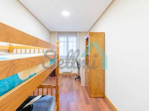Piso de 103 m² en Oviedo