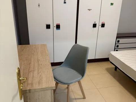 Habitación 140 m², Lérida