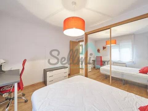 Piso de 80 m² en Oviedo