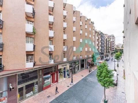 Piso de 158 m² en Oviedo
