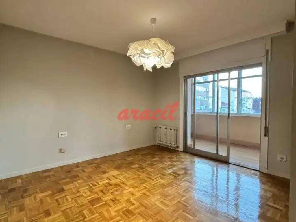 Piso de 267 m² en Ourense
