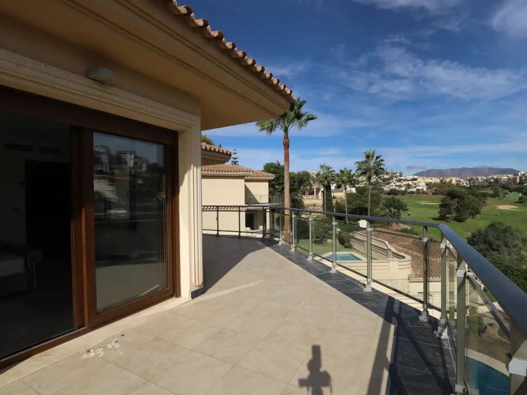 House 335 m² in Mijas