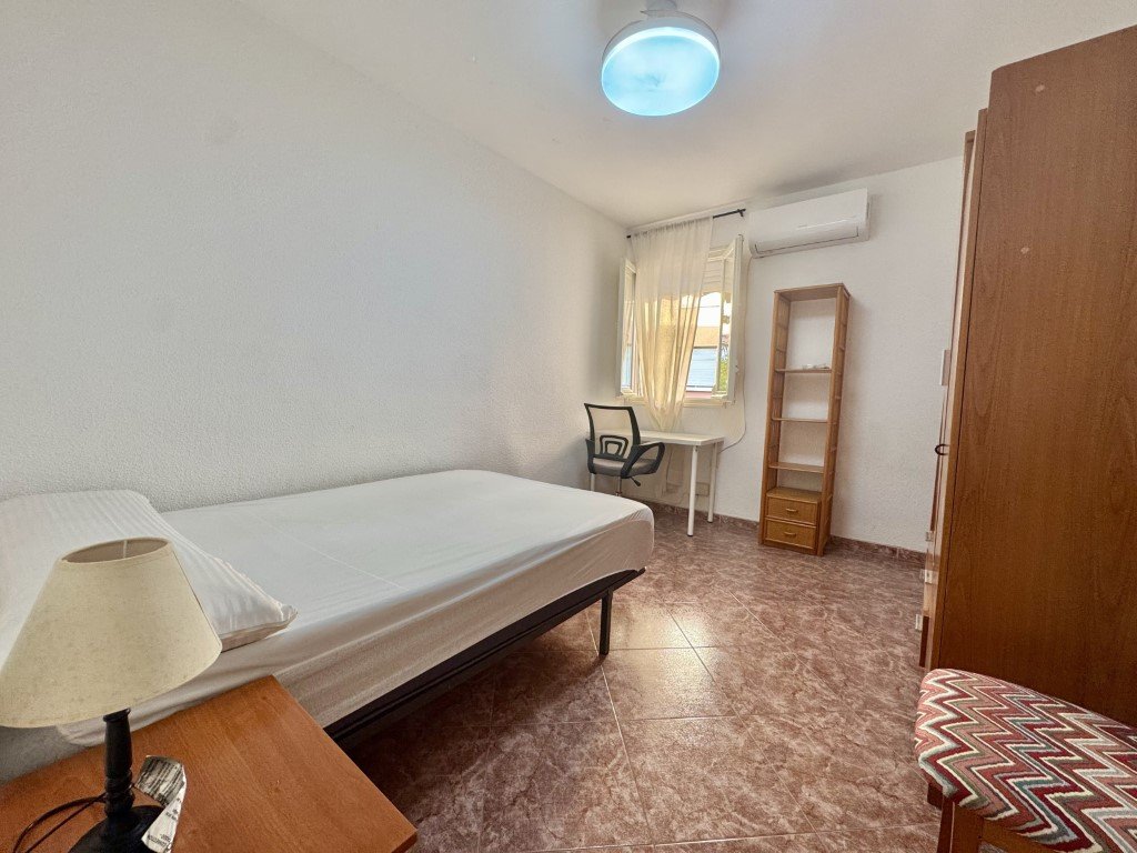 Habitación 18 m², Córdoba