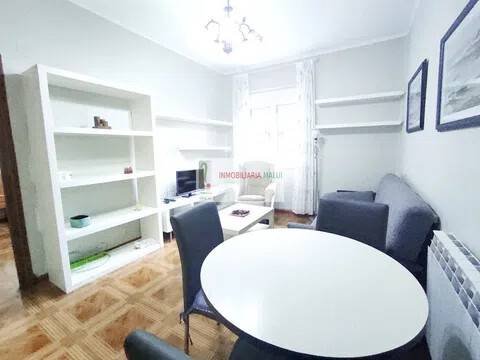 Piso de 100 m² en Oviedo
