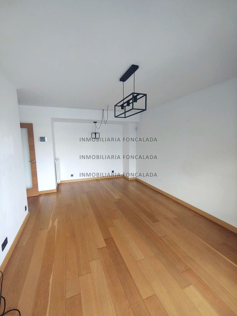 Pis de 76 m² a Oviedo