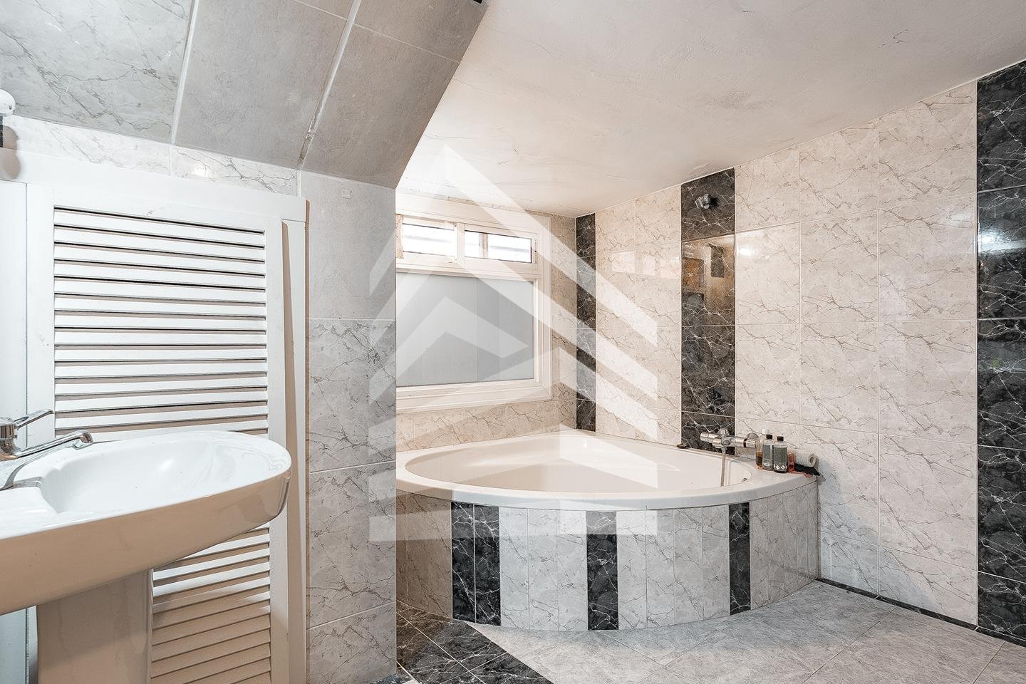 Haus 228 m² in Sant Just Desvern