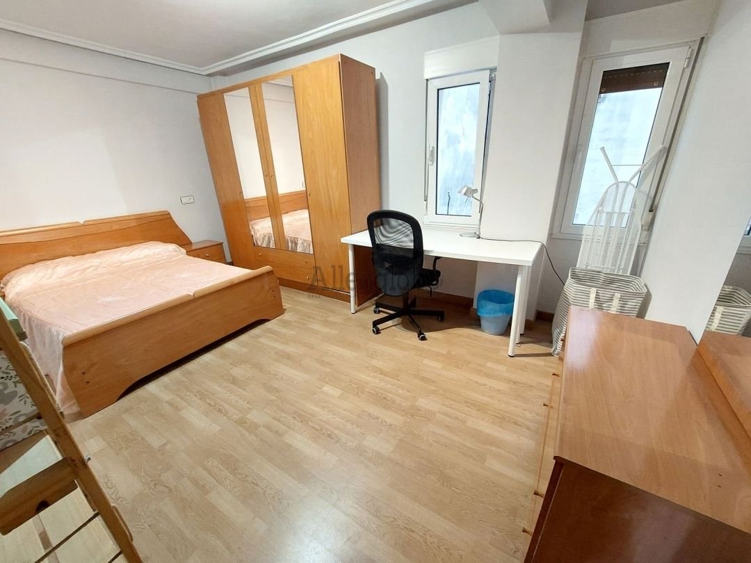 Piso de 108 m² en Oviedo