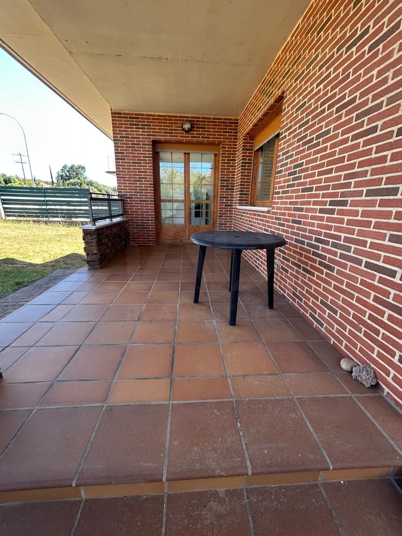 Casa de 235 m² a Sariegos