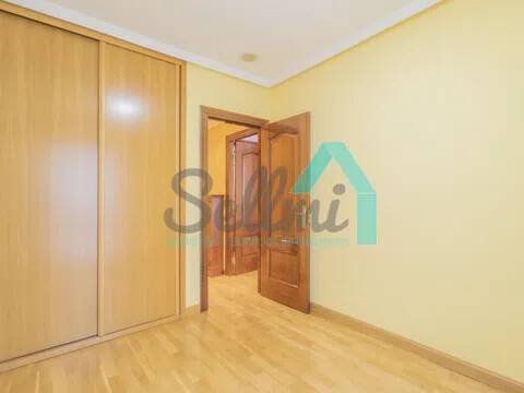 Pis de 83 m² a Oviedo