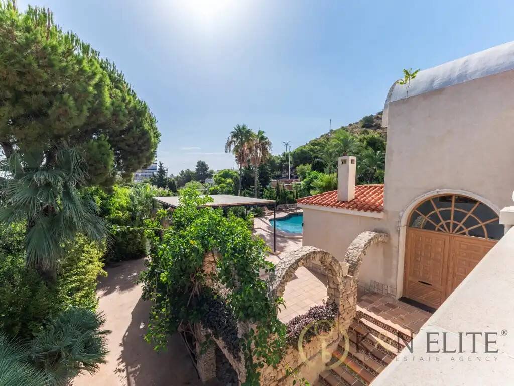 Casa de 1290 m² en Alicante